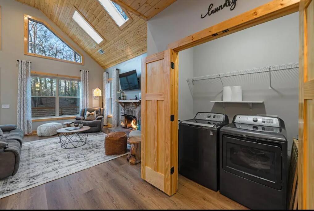 Peaceful Modern Chalet In Ellijay Exterior photo